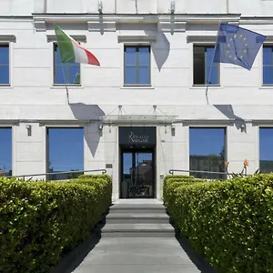 Palazzo Salgar 4* Nápoles